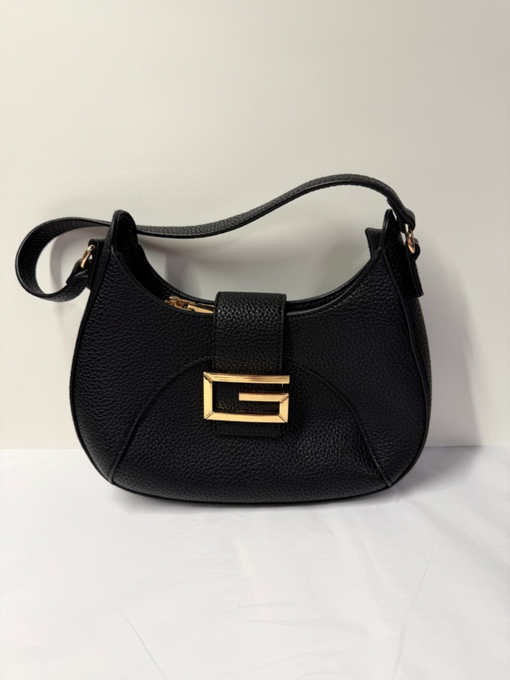 Girl Go Black Faux Leather Shoulder Bag Pebbled Texture Gold Buckle Small Purse